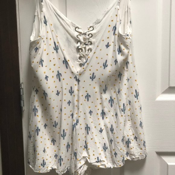 3 FOR$50 / FOREVER 21 Cactus Patterned Romper - Picture 3 of 5